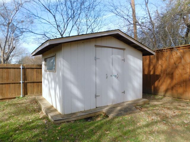 2200 Laurel Street, Denton, TX 76205