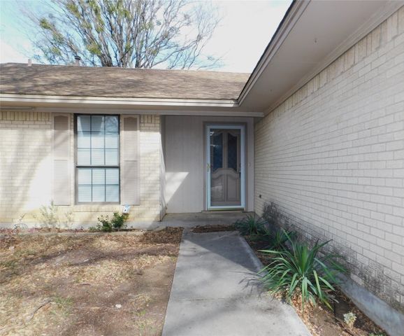 2200 Laurel Street, Denton, TX 76205