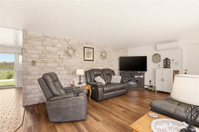 162 County Park Rd, Mt Pleasant Twp, PA 15666