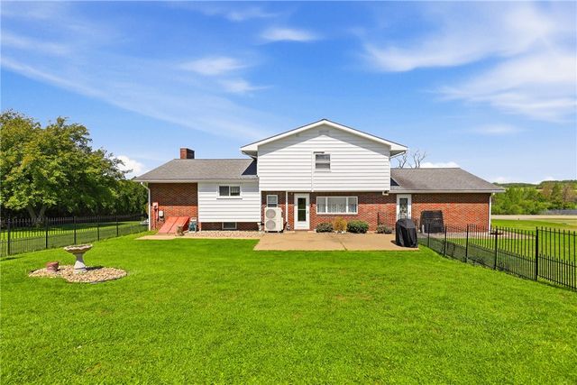162 County Park Rd, Mt Pleasant Twp, PA 15666