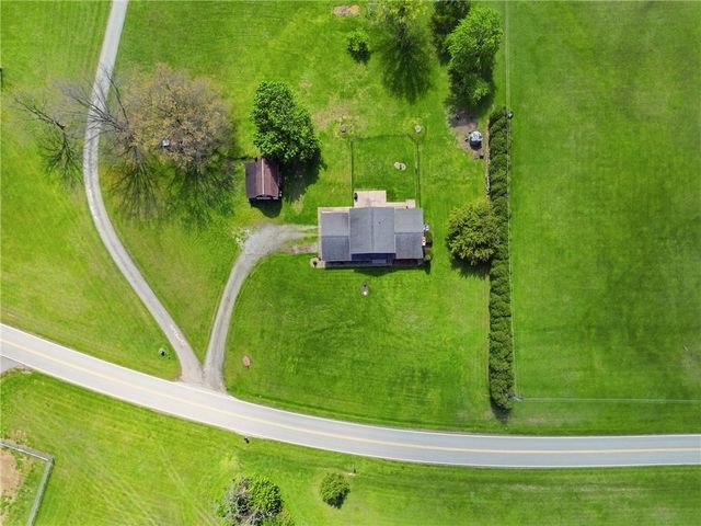 162 County Park Rd, Mt Pleasant Twp, PA 15666