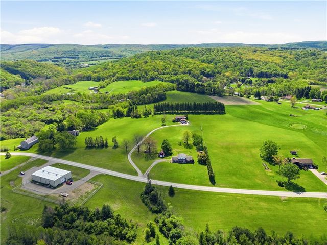 162 County Park Rd, Mt Pleasant Twp, PA 15666