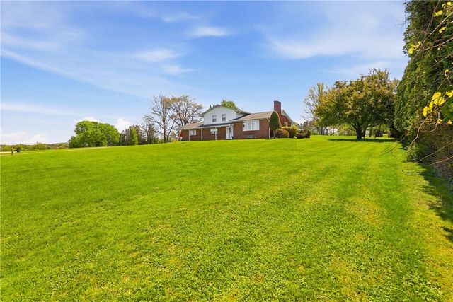 162 County Park Rd, Mt Pleasant Twp, PA 15666