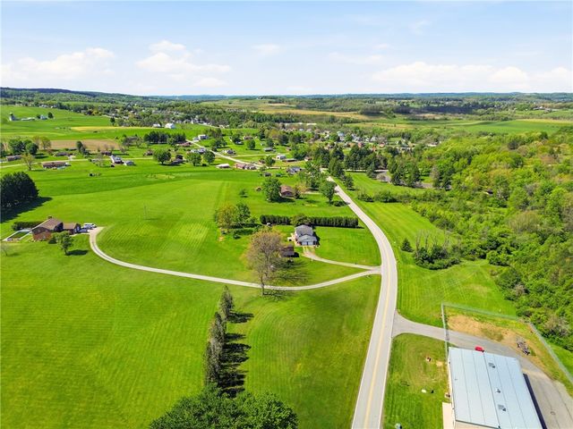 162 County Park Rd, Mt Pleasant Twp, PA 15666