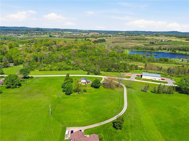162 County Park Rd, Mt Pleasant Twp, PA 15666