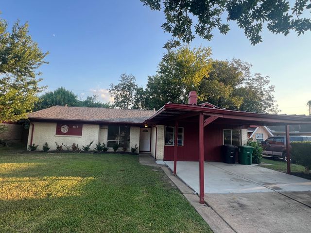 5310 Grace Point Ln, Houston, TX 77048