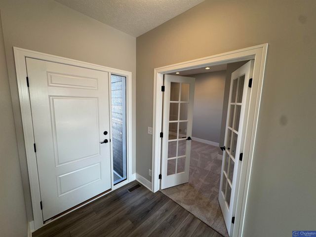 5419 Edgewater Drive, Bellevue, NE 68133