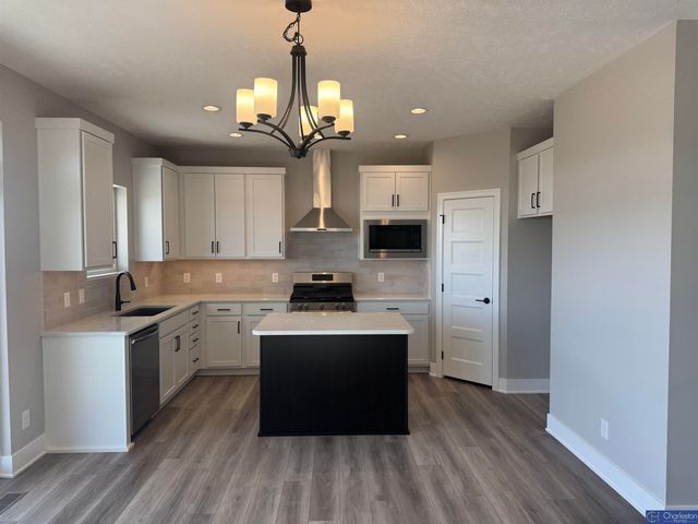 5419 Edgewater Drive, Bellevue, NE 68133