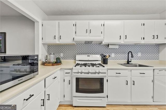 1704 Cumberland Court SE, Smyrna, GA 30080