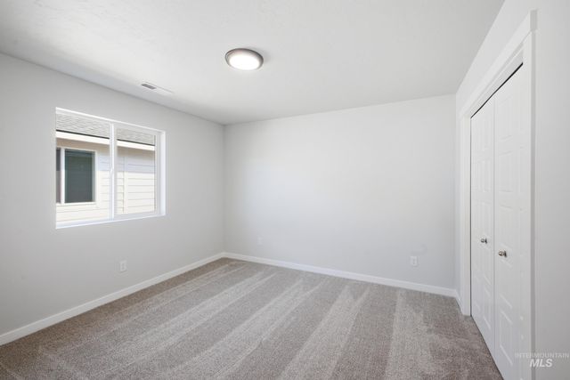 6661 W Redwood Creek Dr, Meridian, ID 83646