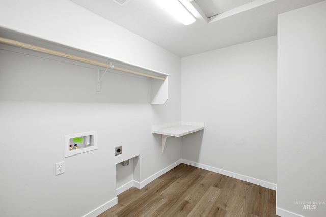 6661 W Redwood Creek Dr, Meridian, ID 83646