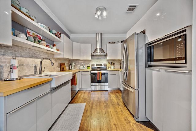 1690 Yellowheart Way, Hollywood, FL 33019