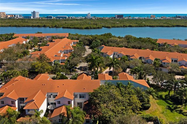 1690 Yellowheart Way, Hollywood, FL 33019