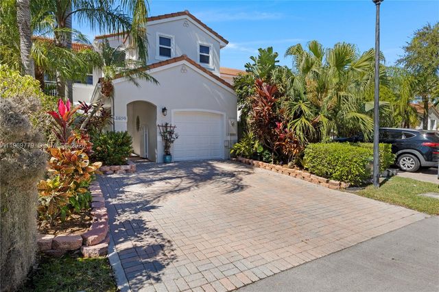 1690 Yellowheart Way, Hollywood, FL 33019