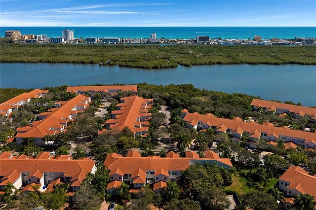 1690 Yellowheart Way, Hollywood, FL 33019