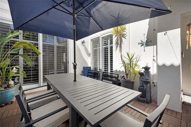 1690 Yellowheart Way, Hollywood, FL 33019