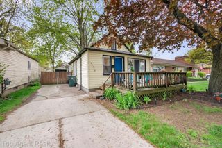 21718 Elizabeth Street, St. Clair Shores, MI 48080