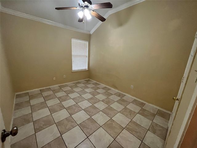 1120 Deer Valley Lane, Arlington, TX 76001