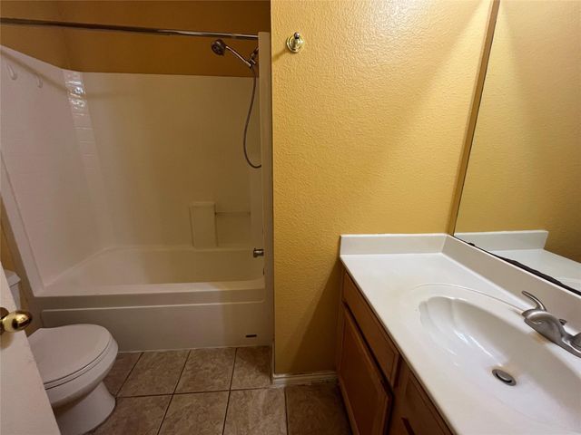 1120 Deer Valley Lane, Arlington, TX 76001