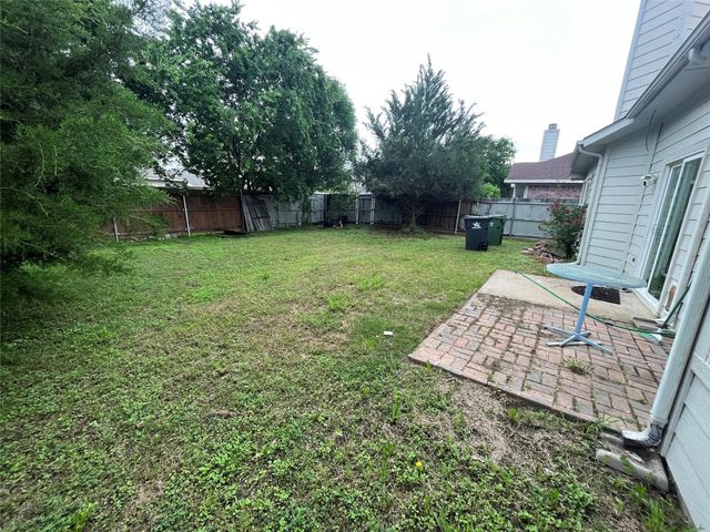 1120 Deer Valley Lane, Arlington, TX 76001