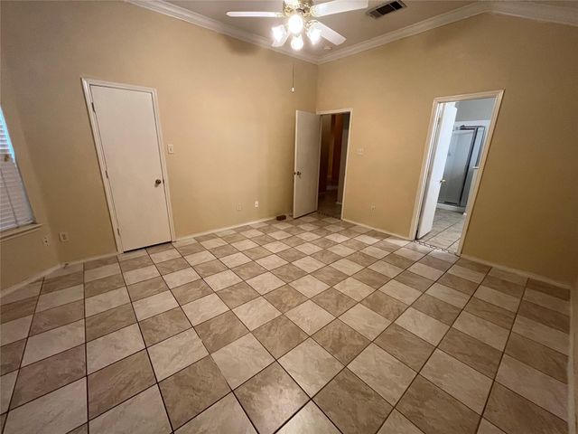 1120 Deer Valley Lane, Arlington, TX 76001