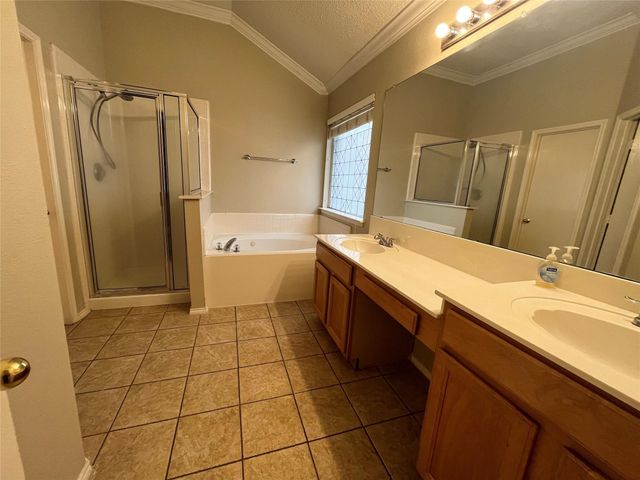 1120 Deer Valley Lane, Arlington, TX 76001