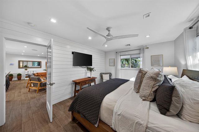 1959 SE 25th Avenue, Fort Lauderdale, FL 33316