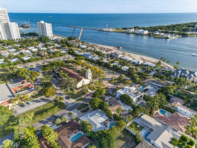 1959 SE 25th Avenue, Fort Lauderdale, FL 33316