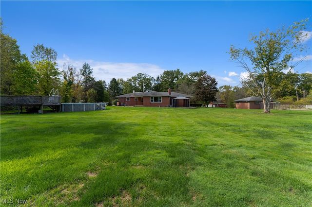 2425 Pleasant Valley Road, Niles, OH 44446