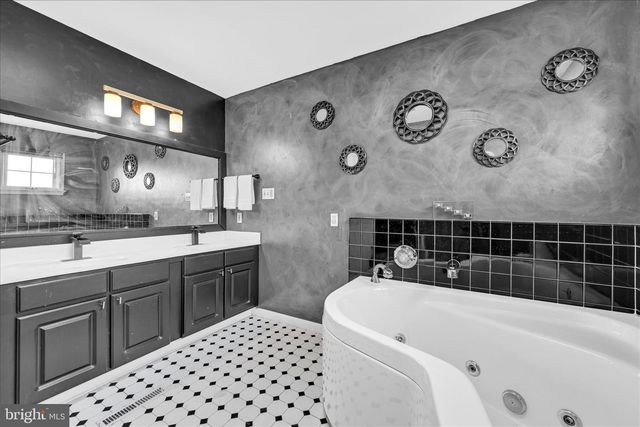 1602 CHURCHILL RD, Harrisburg, PA 17111