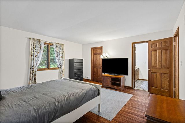 101 Carrol Gate Road, Wheaton, IL 60189