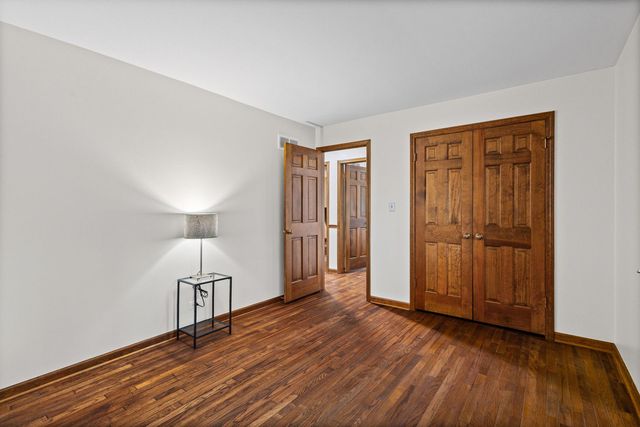 101 Carrol Gate Road, Wheaton, IL 60189