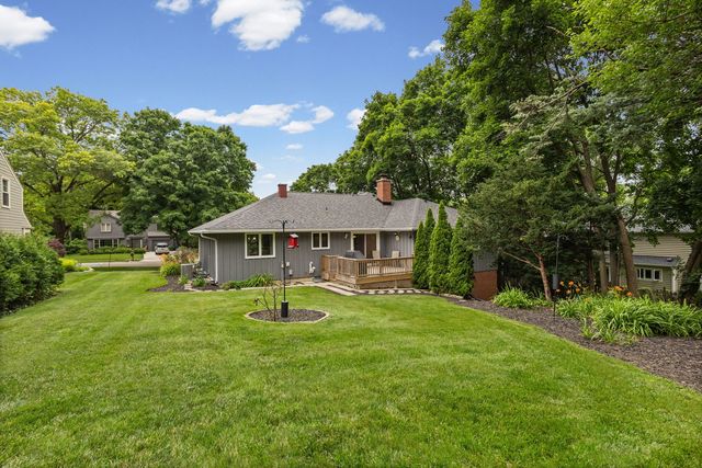 101 Carrol Gate Road, Wheaton, IL 60189