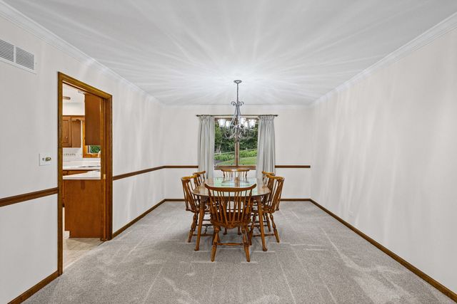 101 Carrol Gate Road, Wheaton, IL 60189