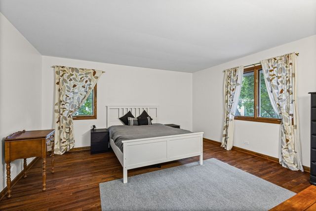 101 Carrol Gate Road, Wheaton, IL 60189