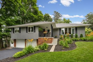 101 Carrol Gate Road, Wheaton, IL 60189