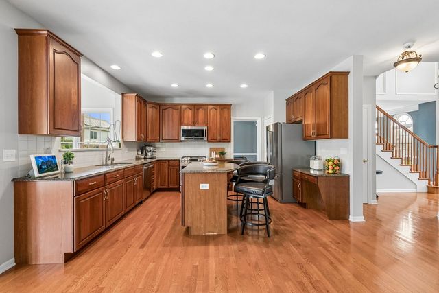 16 Eagle Ridge Drive, Hawthorn Woods, IL 60047