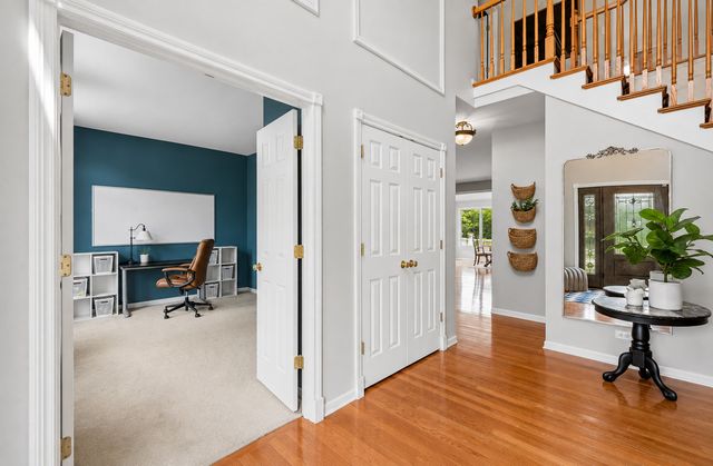 16 Eagle Ridge Drive, Hawthorn Woods, IL 60047