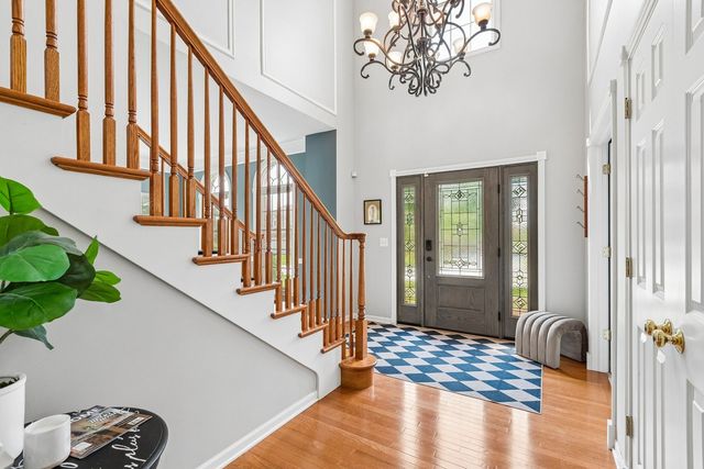 16 Eagle Ridge Drive, Hawthorn Woods, IL 60047