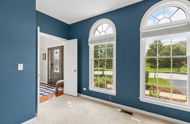 16 Eagle Ridge Drive, Hawthorn Woods, IL 60047