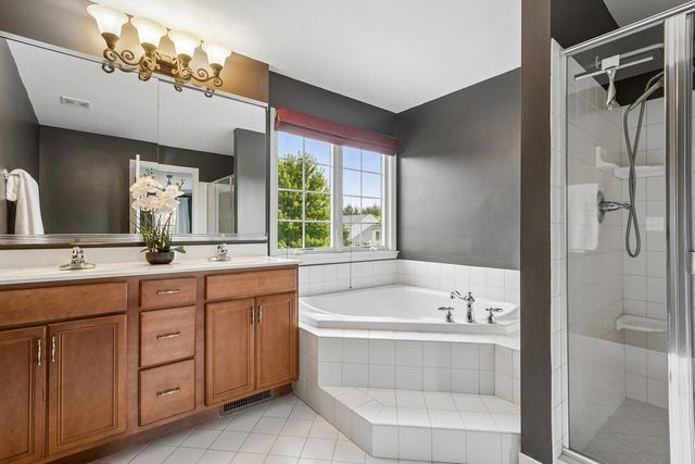16 Eagle Ridge Drive, Hawthorn Woods, IL 60047