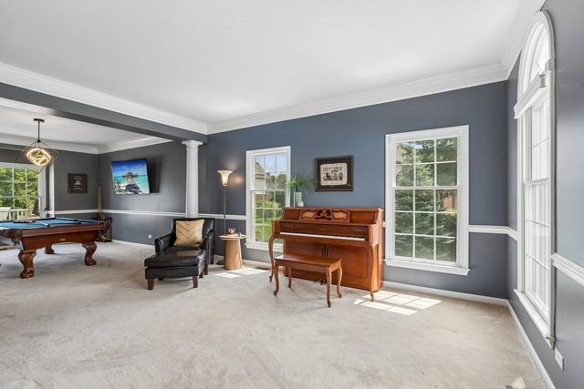 16 Eagle Ridge Drive, Hawthorn Woods, IL 60047