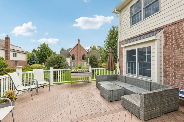 16 Eagle Ridge Drive, Hawthorn Woods, IL 60047