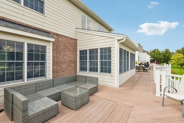 16 Eagle Ridge Drive, Hawthorn Woods, IL 60047
