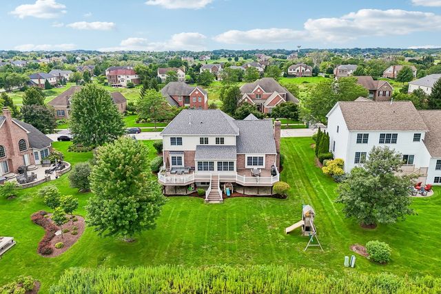 16 Eagle Ridge Drive, Hawthorn Woods, IL 60047