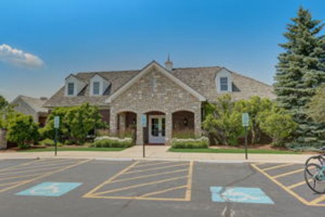 16 Eagle Ridge Drive, Hawthorn Woods, IL 60047