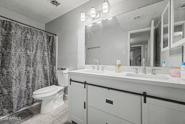 6736 W VERMONT Avenue, Glendale, AZ 85303