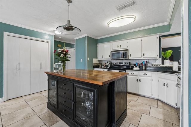 82 E Meadowlark Road, Lawton, OK 73507