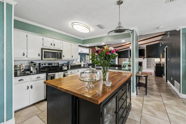 82 E Meadowlark Road, Lawton, OK 73507