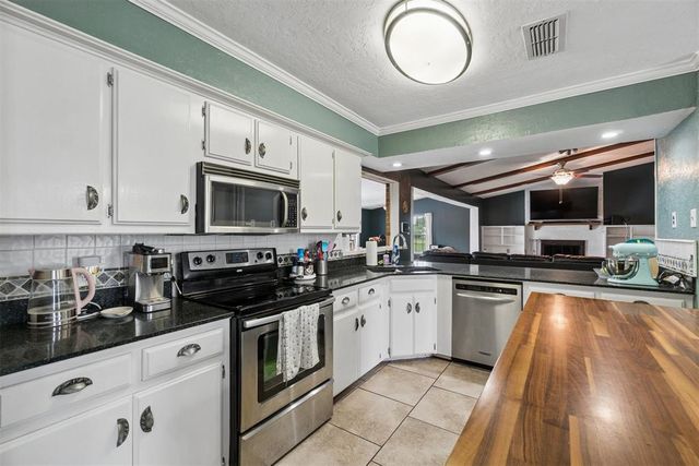 82 E Meadowlark Road, Lawton, OK 73507